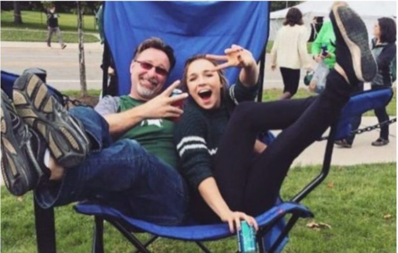 The generous father expresses his love for his lovely daughter uniquely: makes daily surprises for her