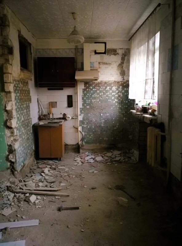 No One Gave a Second Thought to Buy This Wretched Apartment Until One Family Transformed It Beyond Recognition