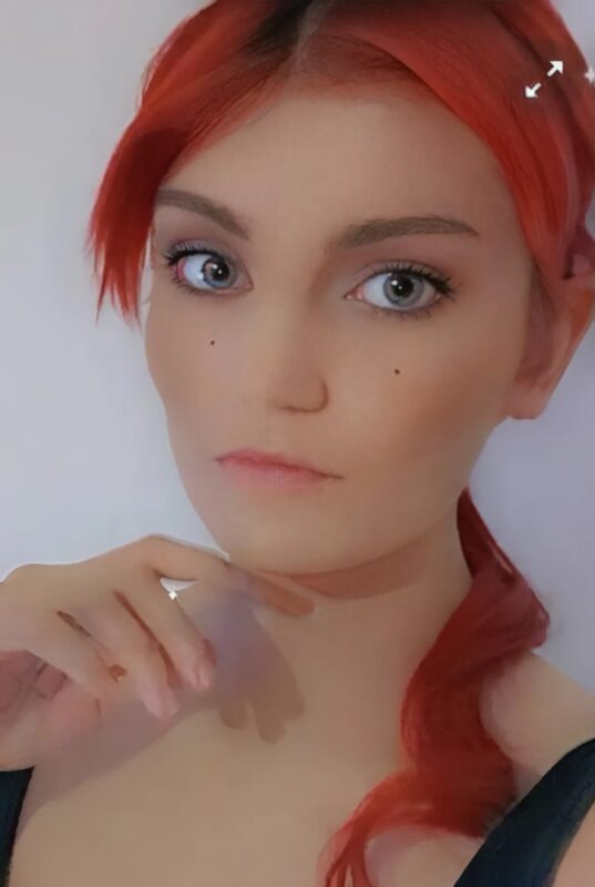 She hid her tattoos for the first time in years—even her own child didn't recognize her