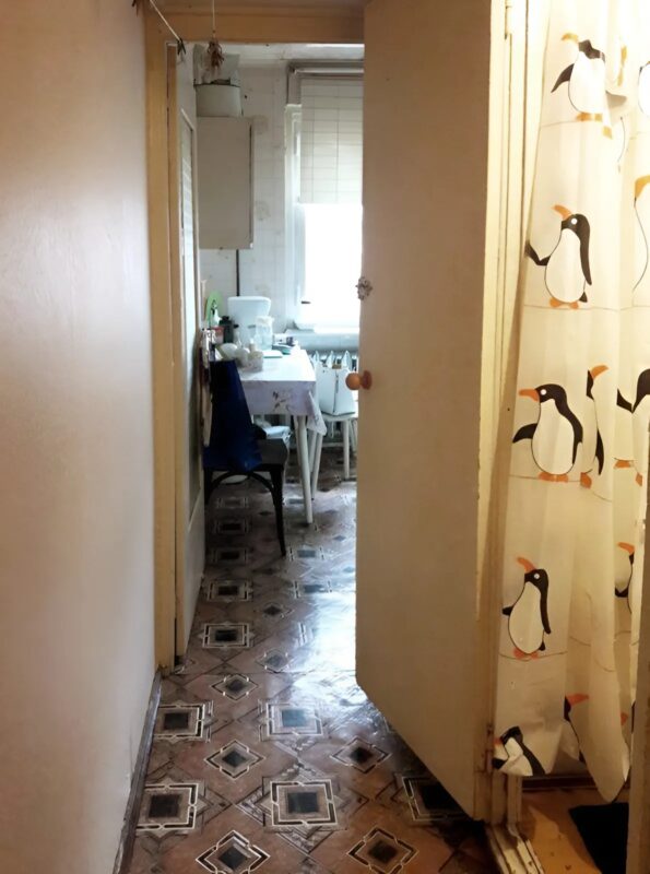 Instead of Traveling, This Couple Transformed Their Run-Down Apartment—And It Was the Best Choice of Their Lives!