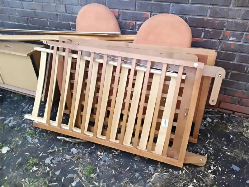 I brought a cradle back to life by transforming it into an original creation