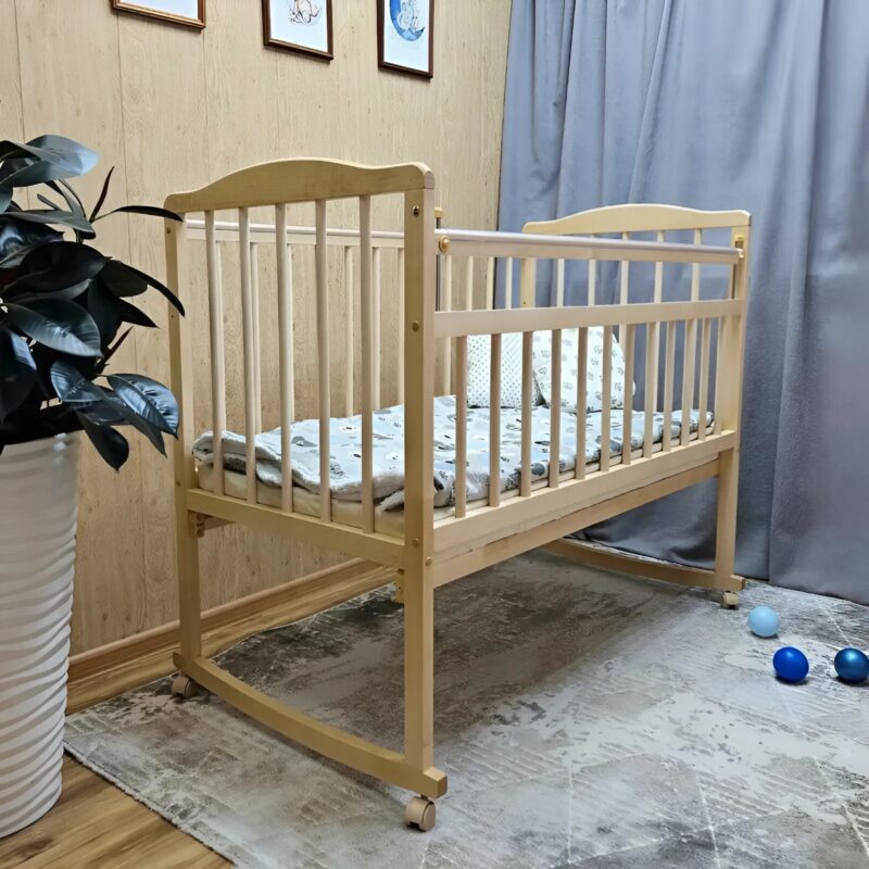 I brought a cradle back to life by transforming it into an original creation