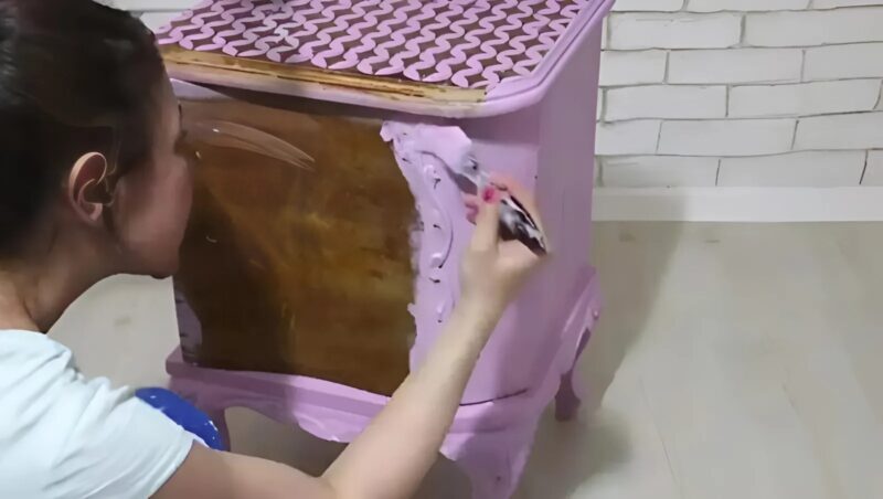 An old abandoned dresser became a masterpiece after careful restoration
