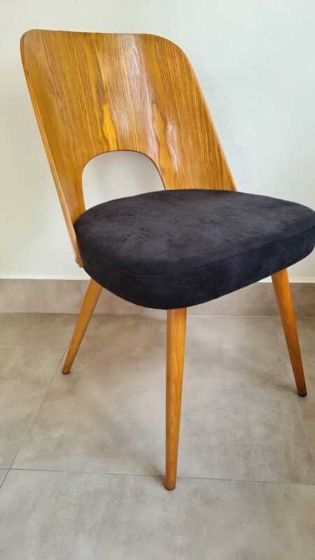 I work in the waste recycling industry, and one day my eye caught this chair that was thrown away as useless junk