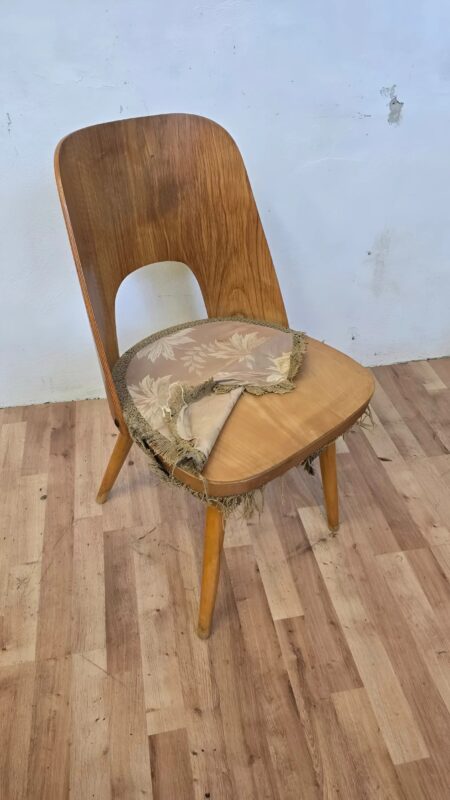 I work in the waste recycling industry, and one day my eye caught this chair that was thrown away as useless junk