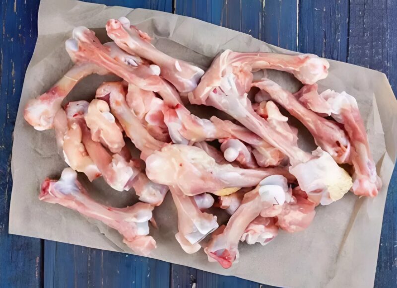 Every week, the old man came to the butcher and bought the same amount of bones “for the dog.” But this made the butcher uneasy: he had never seen a dog by the man’s side